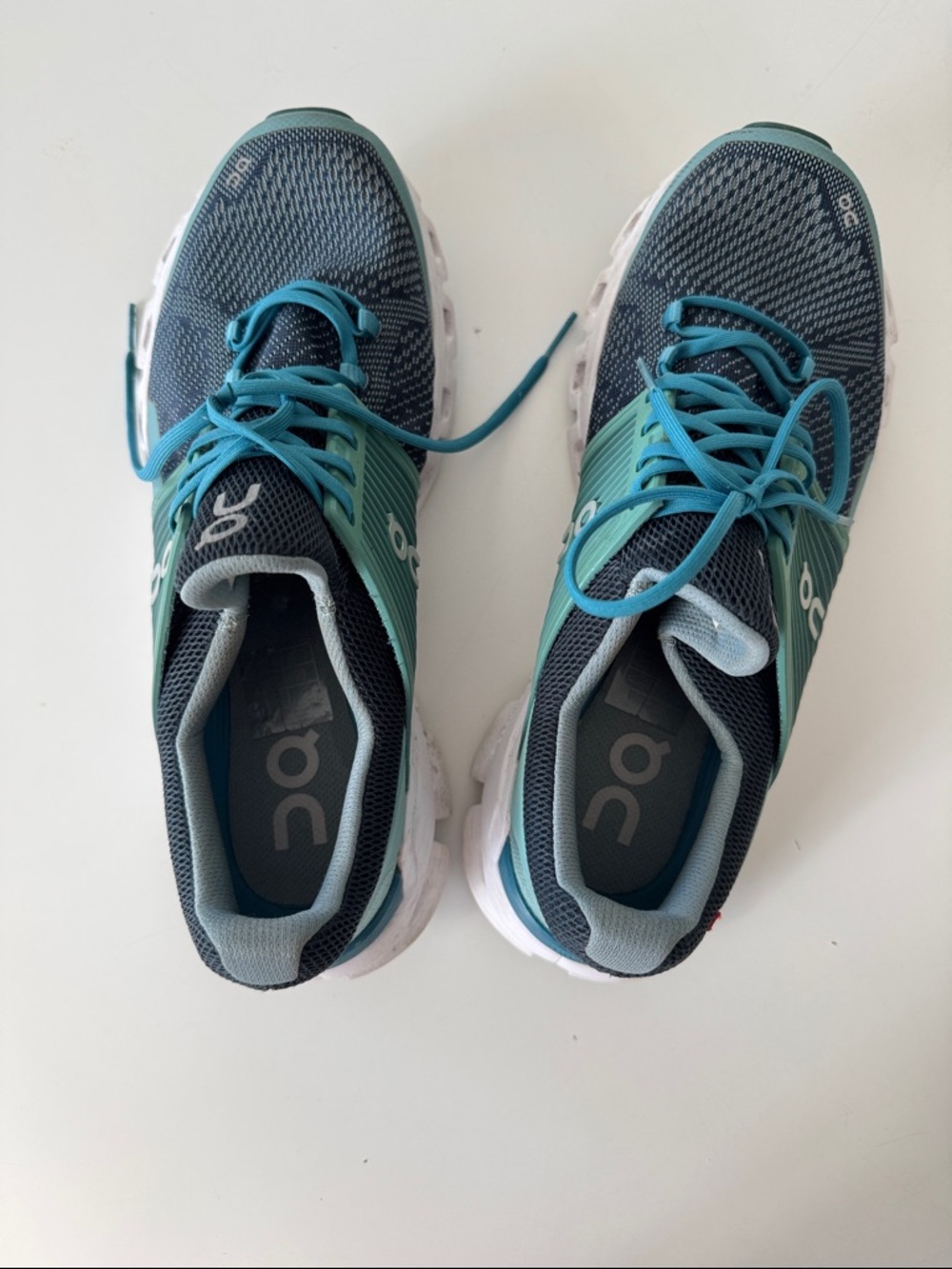 On Running Cloud Sneakers in Teal and Navy 9.5
